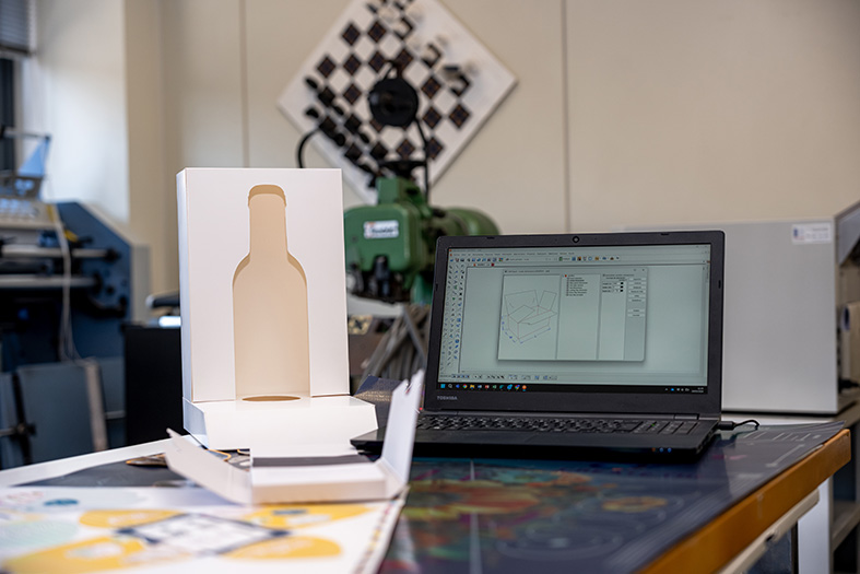Diseno estructural packaging botella Nanomaster Diseño estructural packaging